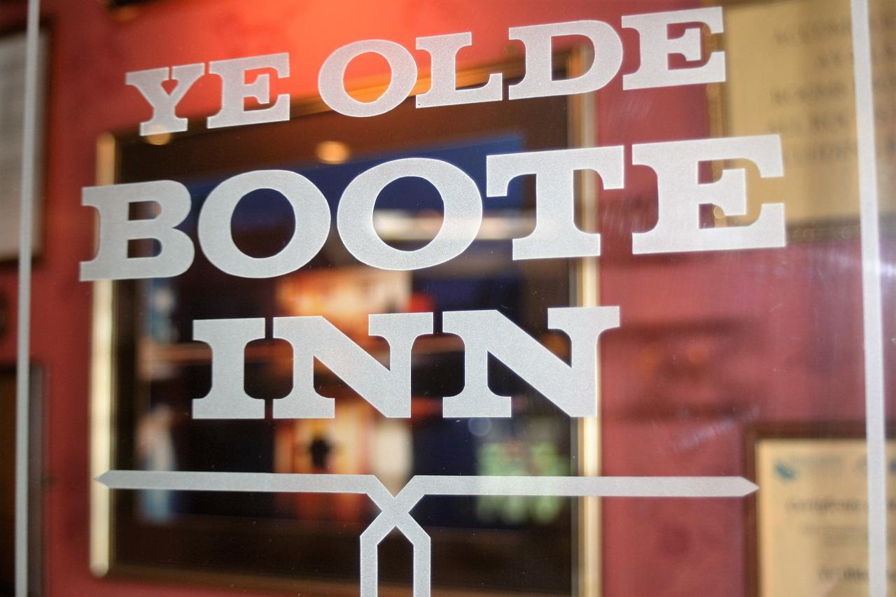 Ye Olde Boote Inn Oswestry Exterior photo